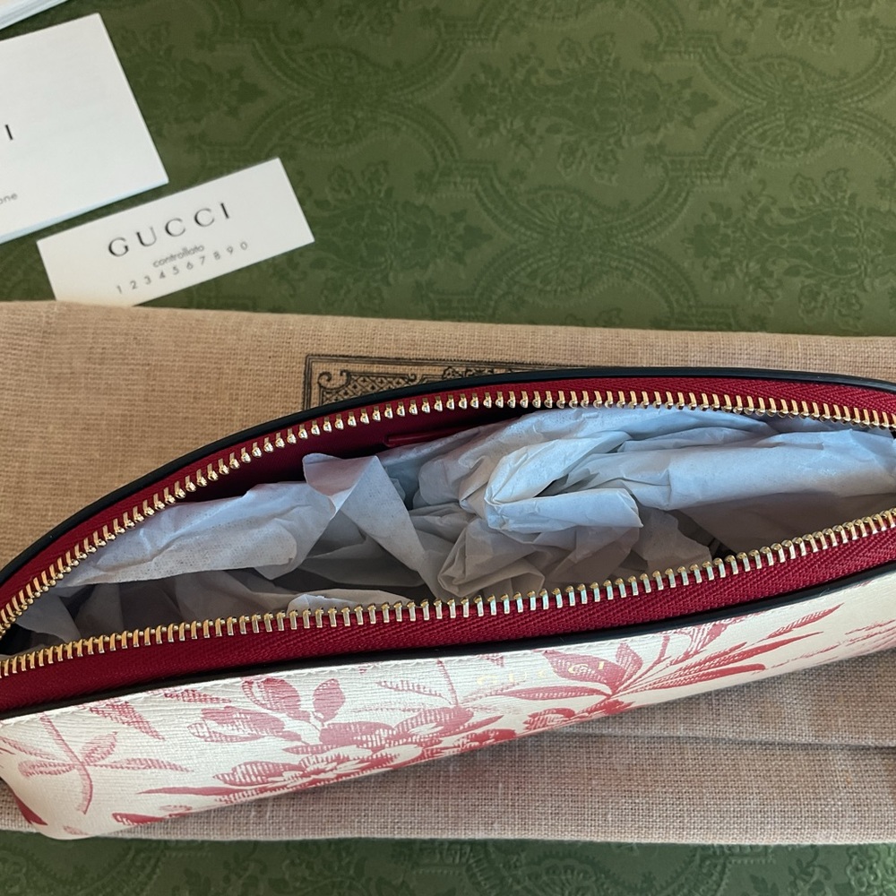 Beautiful New in Box Gucci Flora Herbarium Pouch retail $599 - Picture 7 of 13